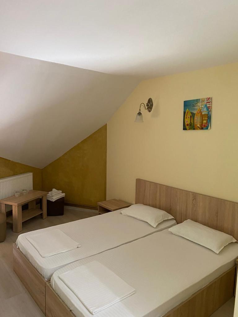 Pensiunea Casa Soarelui Simian Kamer foto